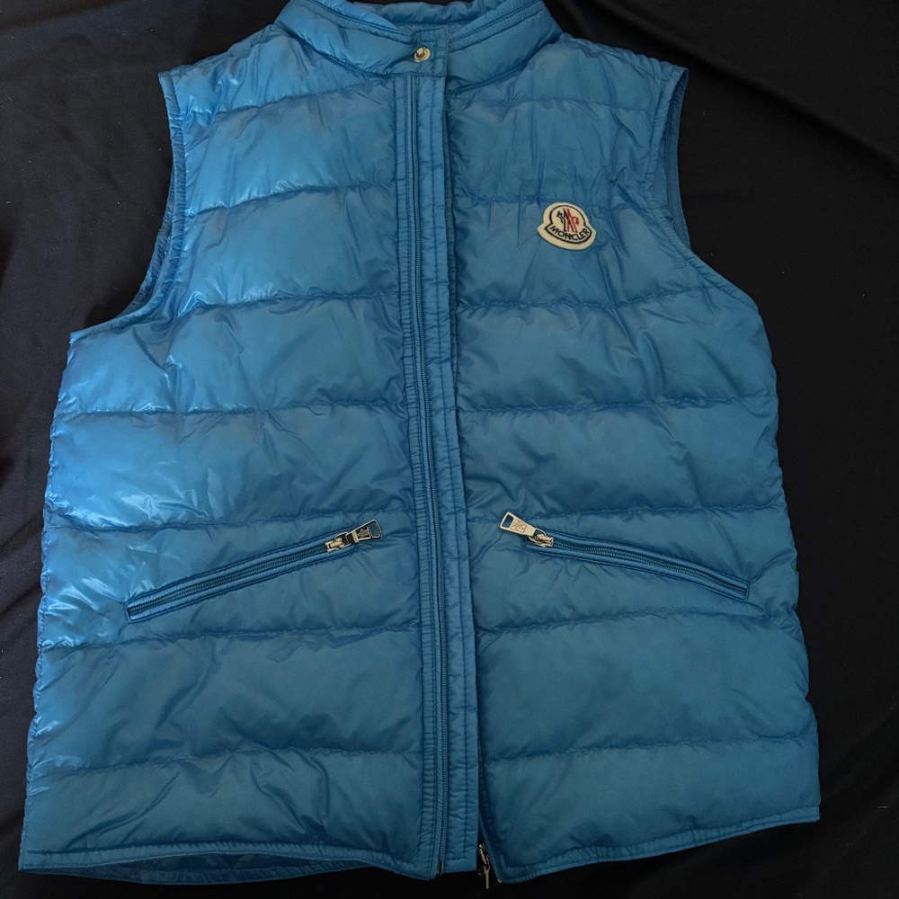 Moncler boys vest size 10